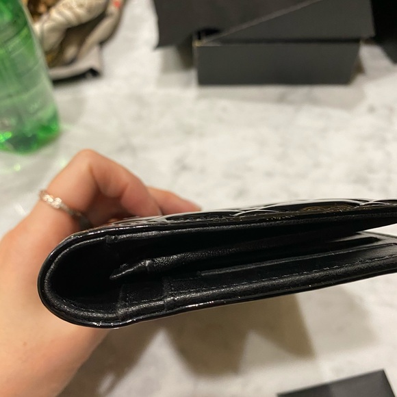 Chanel patent leather Lucky Symbol wallet - Picture 4 of 11